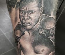 sugar ray portrait boxing realism black grey best tattoo studio manche